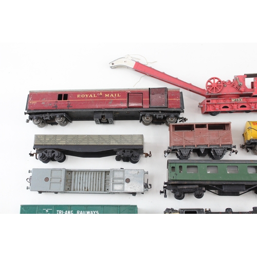 426 - Hornby Dublo OO Gauge Inc 2 x Steam Locos BR LMS + Carriages Rolling Stock x 16