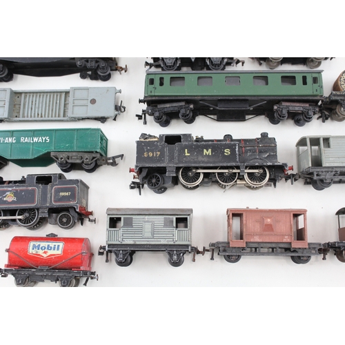 426 - Hornby Dublo OO Gauge Inc 2 x Steam Locos BR LMS + Carriages Rolling Stock x 16