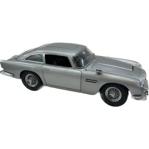 47 - Built Eaglemoss James Bond 1964 Aston martin DB5, Goldfinger, Thunderball, small parts missing eg wi... 