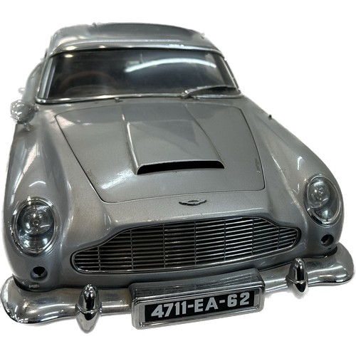 47 - Built Eaglemoss James Bond 1964 Aston martin DB5, Goldfinger, Thunderball, small parts missing eg wi... 