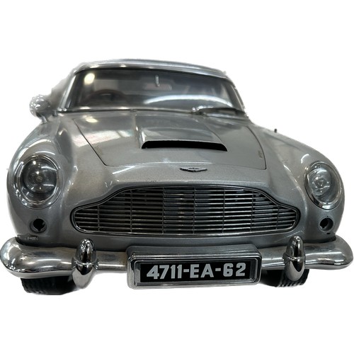 47 - Built Eaglemoss James Bond 1964 Aston martin DB5, Goldfinger, Thunderball, small parts missing eg wi... 