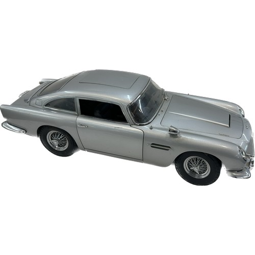 47 - Built Eaglemoss James Bond 1964 Aston martin DB5, Goldfinger, Thunderball, small parts missing eg wi... 