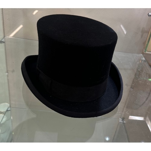 557 - Vintage Boxed Christys London top hat