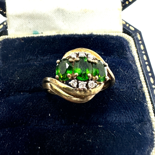 151 - 9ct gold diopside & diamond ring weight 2.8g