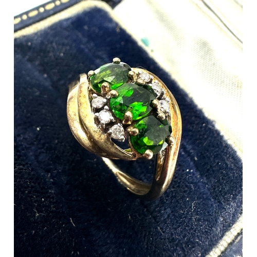 151 - 9ct gold diopside & diamond ring weight 2.8g