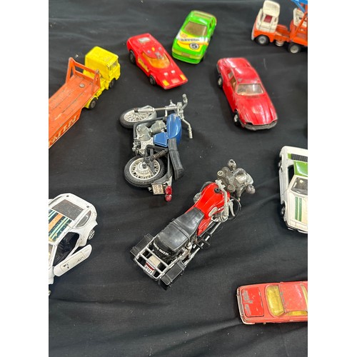 71 - Selection of vintage die cast vehicles to include Matchbox Super Kings, Corgi etc