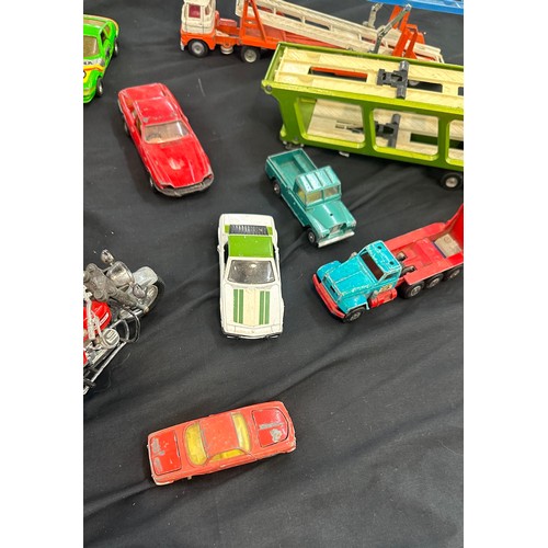 71 - Selection of vintage die cast vehicles to include Matchbox Super Kings, Corgi etc