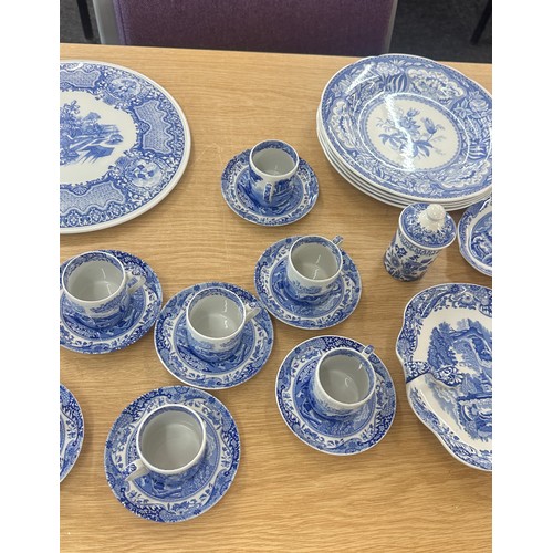 159 - Large selection of vintage blue and white Spode ware to include cups, saucers, plates, tureen etc