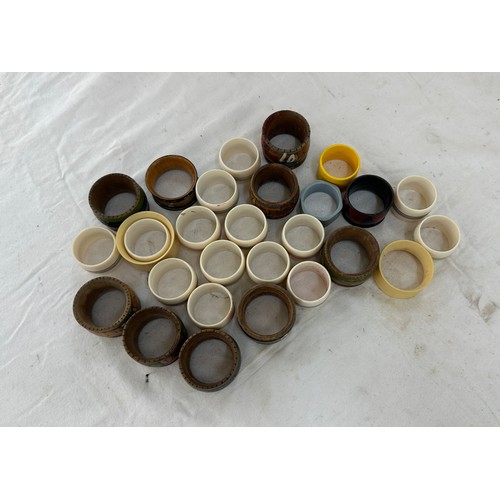 107 - Selection of assorted Napkin rings