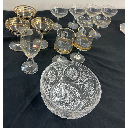 85 - Selection of vintage and later glassware to include Baby cham glasses etc