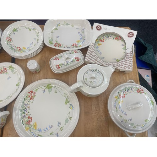 120 - Poole Wild Gardens dinner set includes cups, saucers, plates etc