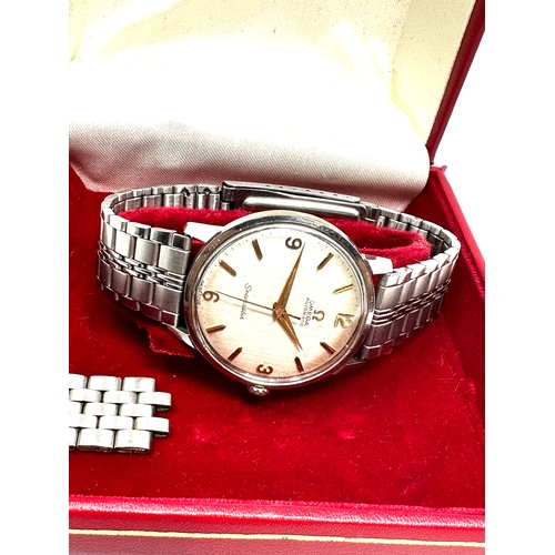 424 - Vintage Boxed Gents s/steel Omega automatic seamaster wristwatch the watch is clean and is ticking