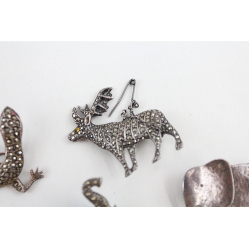 432 - Four silver animal themed brooches (33g)