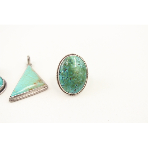 436 - A collection of silver turquoise set jewellery (51g)