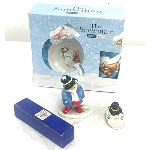 582 - Selection of collectables includes The snowman cup set etc