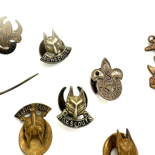 562 - Dealers lot - Vintage metal badges for Boy Scouts, Boys Brigade, St John's Ambulance, Red Cross, Sal... 