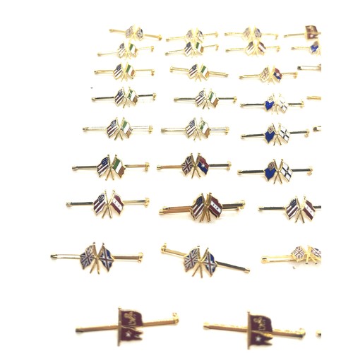 571 - Dealers lot - Approx. 50 shipping line tie clips - 8 different enamelled shipping line flags includi... 