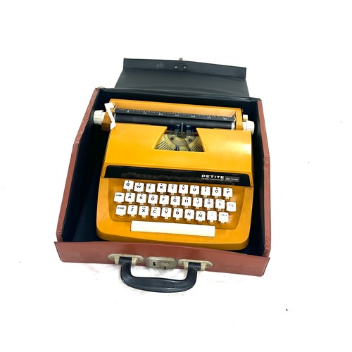 25 - Vintage petite type writer