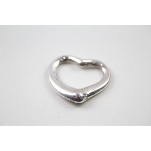 417 - Silver heart pendant by Elsa Peretti for designer Tiffany & Co (16g)