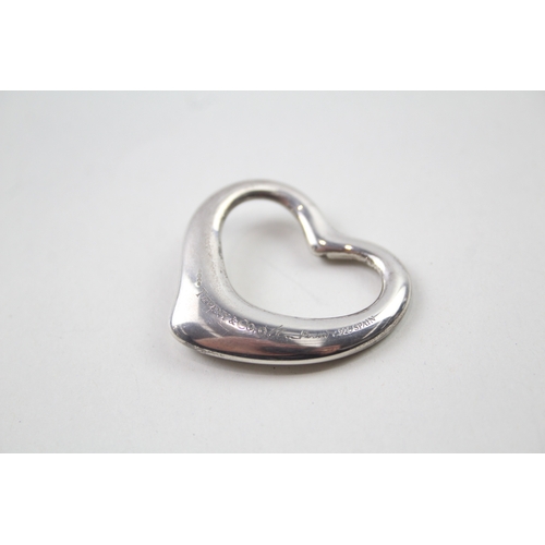 417 - Silver heart pendant by Elsa Peretti for designer Tiffany & Co (16g)