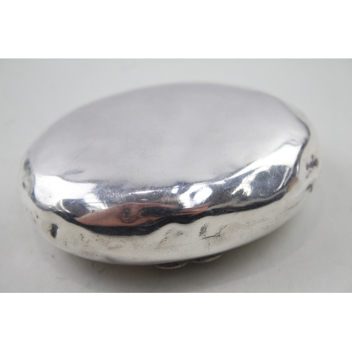 64 - edwardian .925 sterling silver squeeze action snuff box