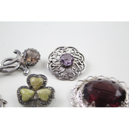 392 - A collection of silver Scottish jewellery including gemstone (52g)