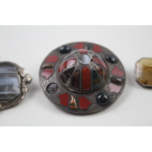 406 - Three silver gemstone brooches including Agate (41g)