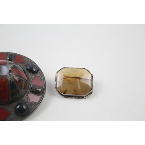 406 - Three silver gemstone brooches including Agate (41g)