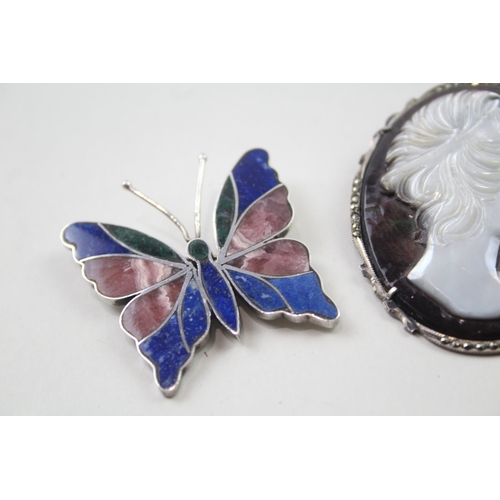 407 - Four silver brooches including gemstone inlay (39g)