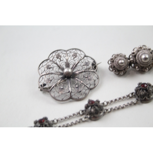 408 - A collection of silver vintage jewellery including filigree (25g)