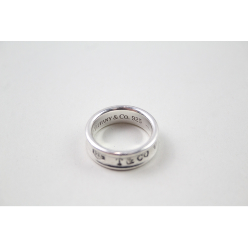 411 - Silver concave band ring by designer Tiffany & Co (8g)