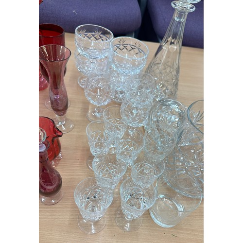 116 - Selection of vintage and later glassware includes cranberry glass etc