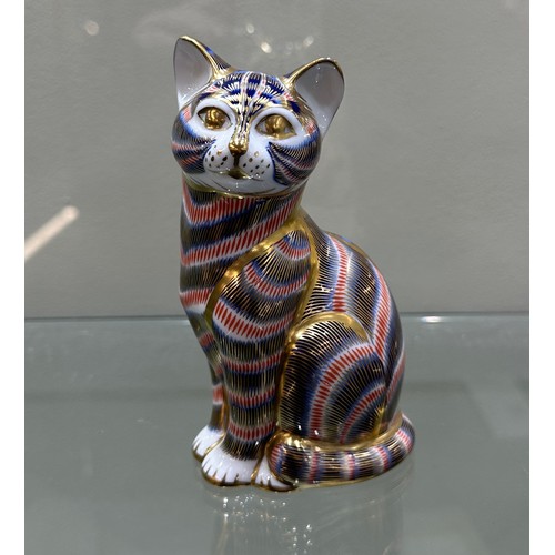 110 - Royal Crown Derby cat paper weight with gold stopper, over all good condition