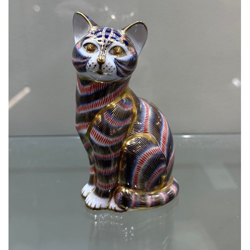 110 - Royal Crown Derby cat paper weight with gold stopper, over all good condition