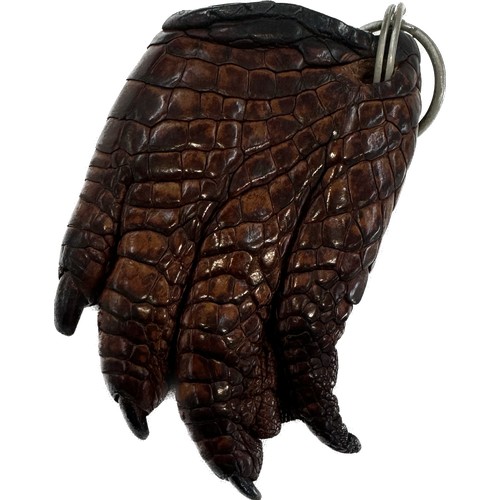 111 - Vintage Alligator/ crocodile claw keyring