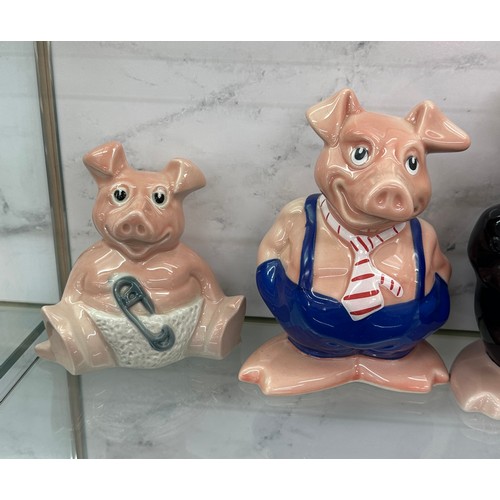 545 - Full set of 5 Wade Natwest Pigs Piggy Banks all with their original stoppers