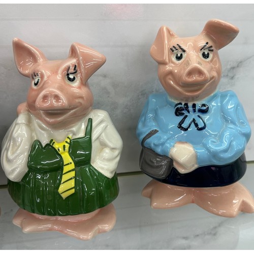 545 - Full set of 5 Wade Natwest Pigs Piggy Banks all with their original stoppers