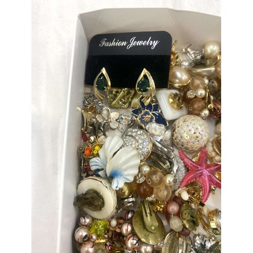 533 - Large selection of vintage and later earrings