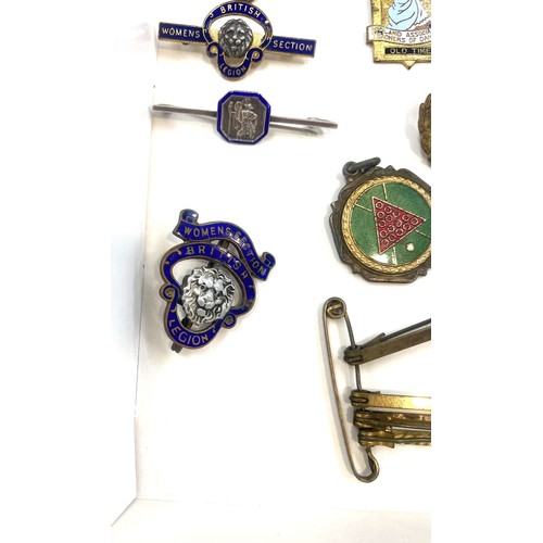 536 - Selection of assorted vintage bar brooches includes British Women sections etc