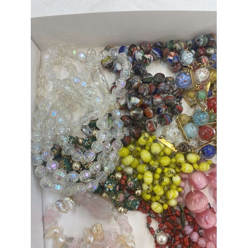 538 - Selection of assorted vintage and later beaded necklaces