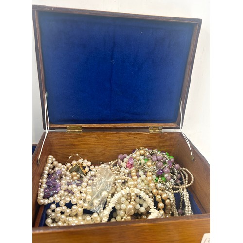 575 - Jewellery box and a large selection of vintage and later costume jewellery