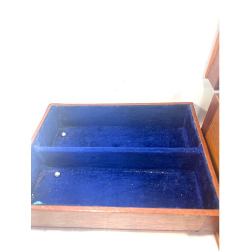 576 - Jewellery box and a large selection of vintage and later costume jewellery