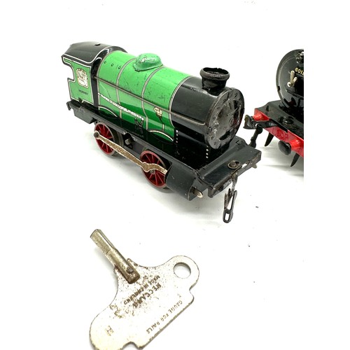 29 - Hornby trains tinplate clock work locomotives