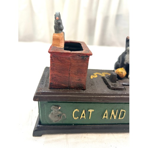 74 - Vintage mechanical cast iron Cat and Mouse money bank, approximate measurements: 5 x 8 inches, worki... 