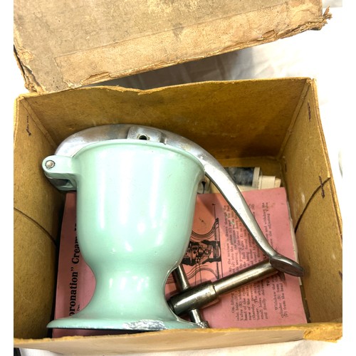 55 - Selection of vintage kitchenalia to include Pyrex rolling pin, Stanley flask, cream maker etc