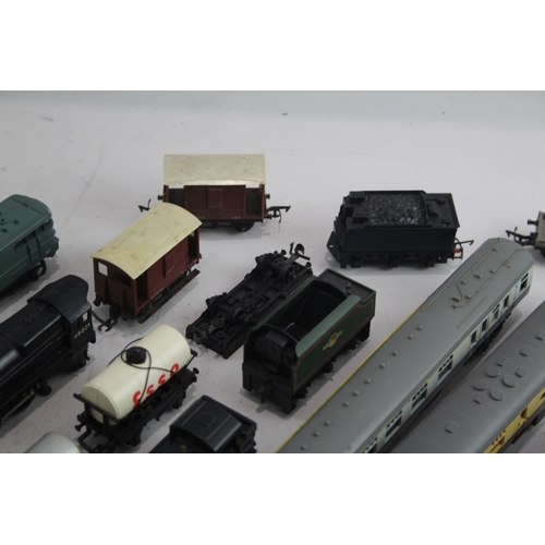 342 - OO Gauge Model Railways Lima BB 9210 Triang Princess Elizabeth Locos Etc x 15