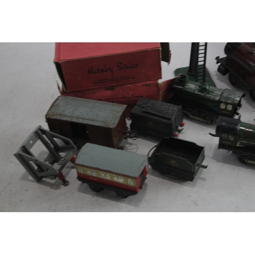 344 - Hornby O Gauge Model Trains Clockwork 3 x Working Locomotives Wagons x 12