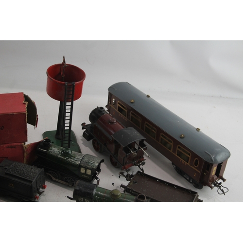 344 - Hornby O Gauge Model Trains Clockwork 3 x Working Locomotives Wagons x 12