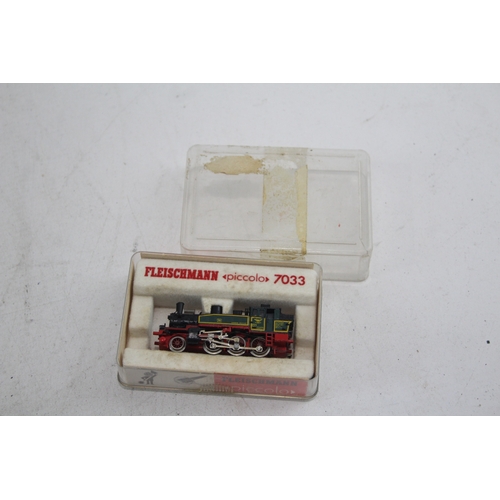 346 - Fleischmann Piccolo 7033 N Gauge Locomotive  w/ Spare Parts Vintage Model Trains