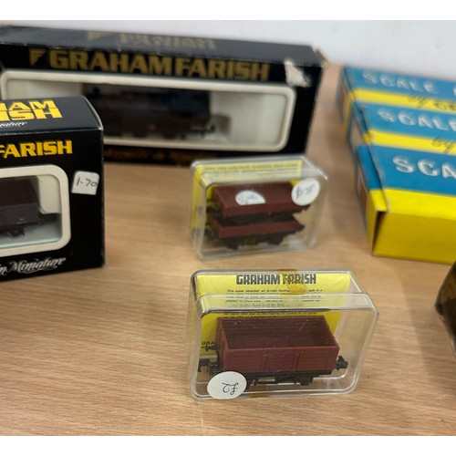 515 - Selection of Graham Farish railway items to include Two Graham Farish Master pieces in miniature 473... 